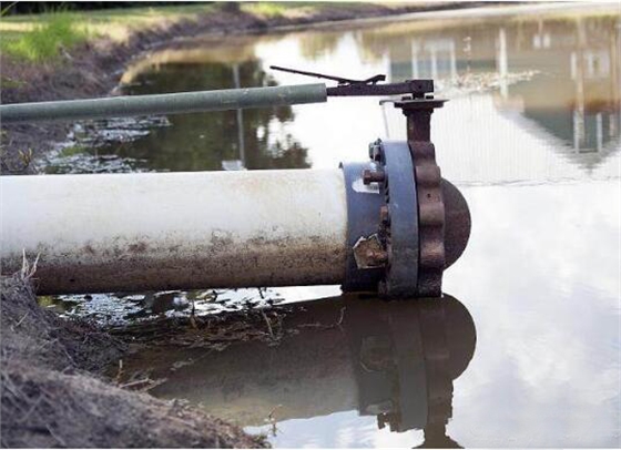 含油廢水的分離，含油廢水抽吸采用羅德耐腐蝕凸輪轉子泵